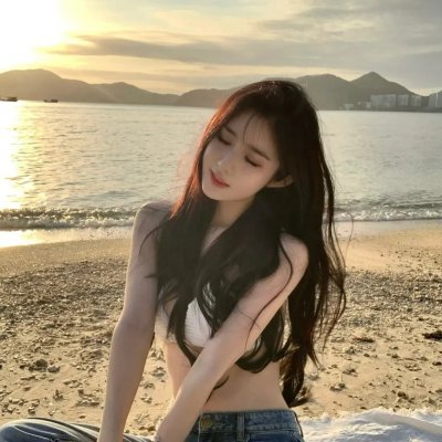 吉普车中的四人 海报